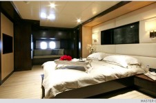 Sailing Yacht Infinity Master Suite.png